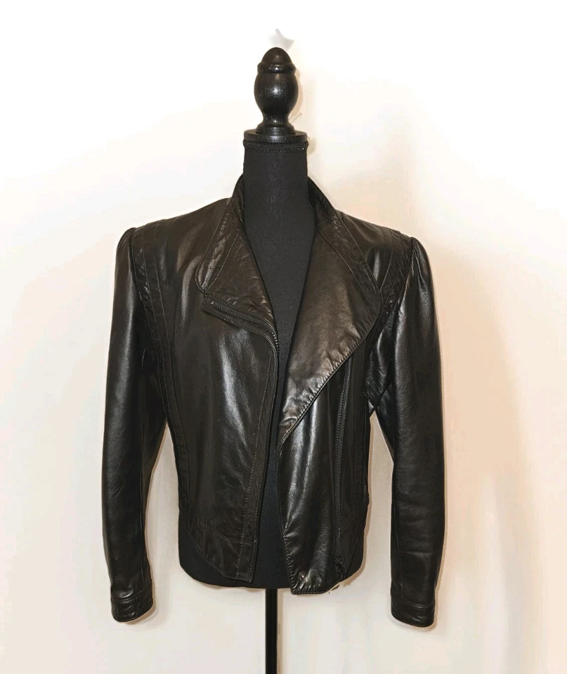 Chaqueta de motociclista punk recortada de cuero negra Wilson vintage años 80 90 para mujer 14 Foto 2 de 4