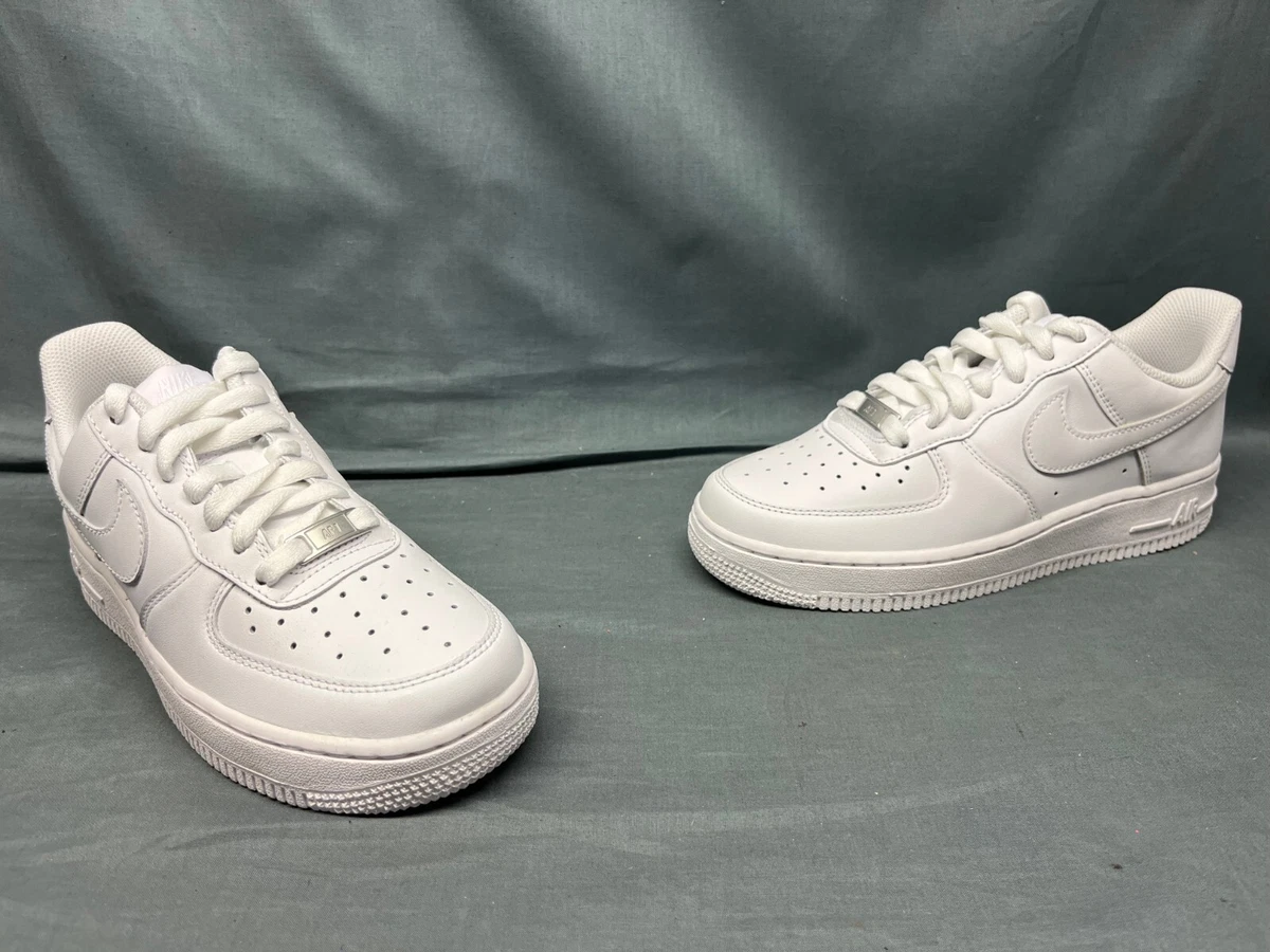 Nike Air Force 1 Low LE GS Sneakers Triple White Girls Size 4 NEW IN BOX