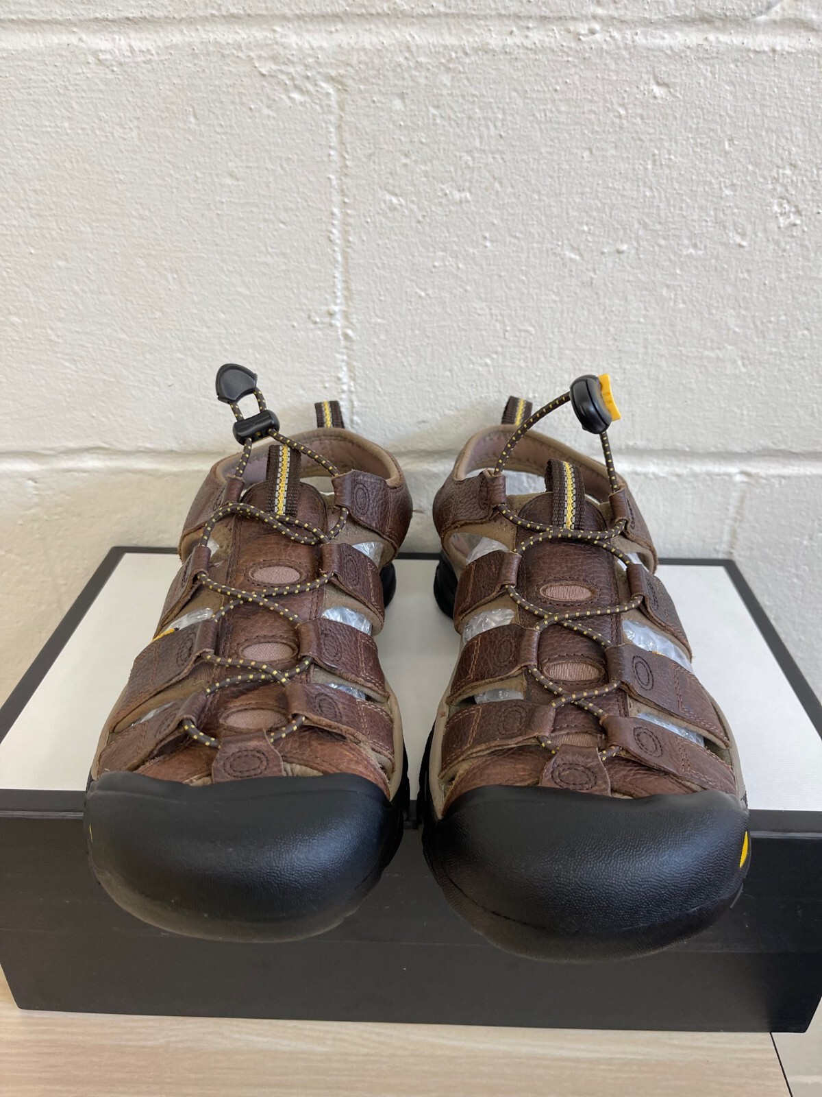 Sandali KEEN uomo Newport punta chiusa pelle escursionismo acqua marrone bisonte taglia 9