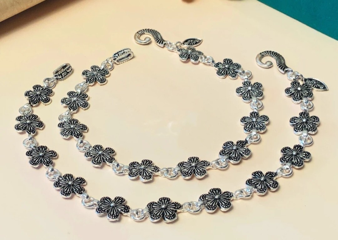 German Silver Oxidized Floral Anklet with Ethnic Design