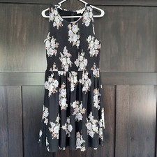LOFT Womens Sleeveless Black Floral Dress Mini Size 8 Smocked top Flows Pretty
