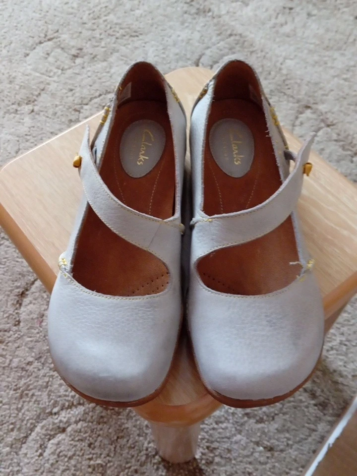 Clarks S Suttyn May Shoes in Black