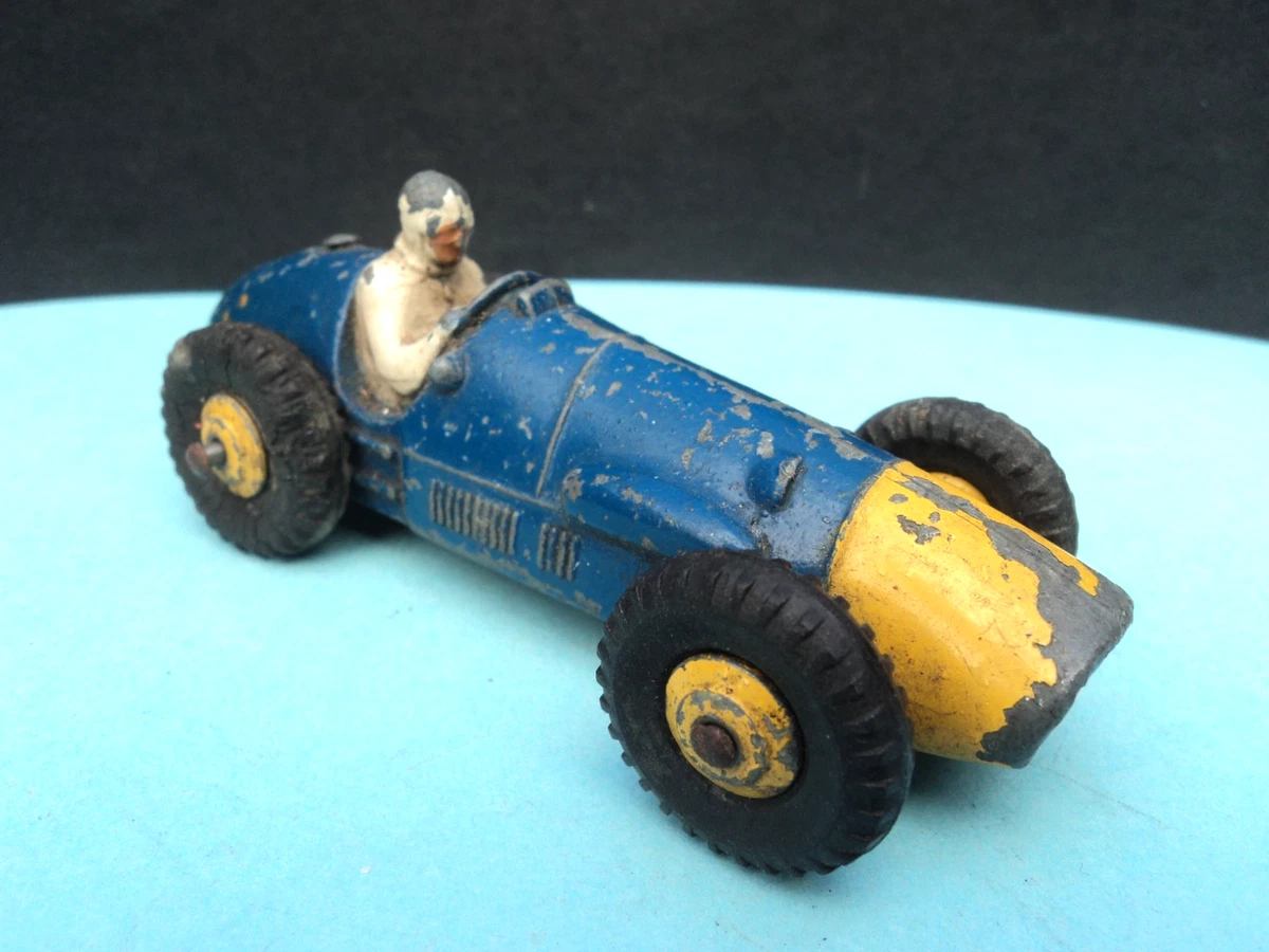 DINKY TOYS GB – FERRARI RACING CAR F1 – ref : 242 – 1961 - Miniature de collection - 1/43ème - en métal – en état d'usage - Collection