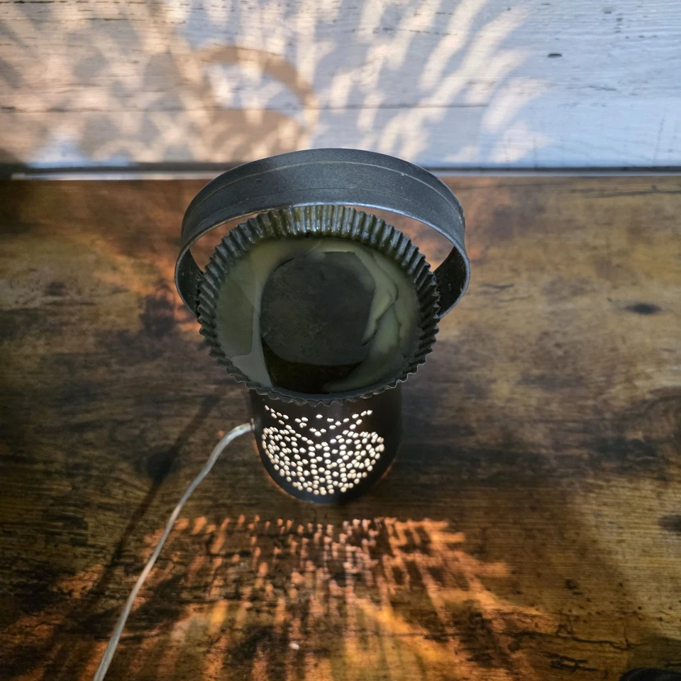 Scaldacera profumato ananas traforato vintage latta antico arredamento casale - Immagine 3 di 4