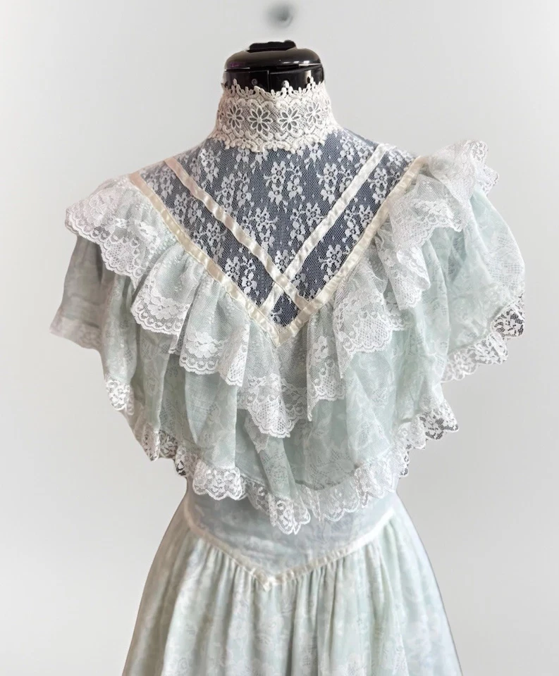 Vintage 70s Gunne Sax Baby Blue Floral Lace Victorian Prairie Cottagecore Dress - Image 2 of 4