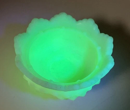 Bottom Half ONLY Fenton Glass Vintage Hobnail Uranium/Custard Glass Fairy Lamp