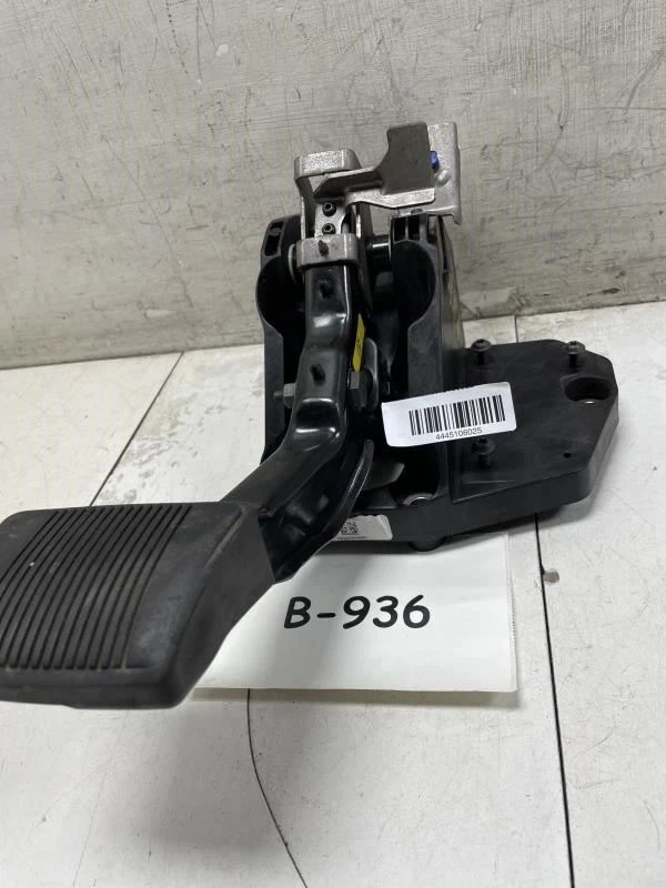 Chrysler 200 S 2015 conjunto de pedal de freno OEM+ Foto 3 de 4