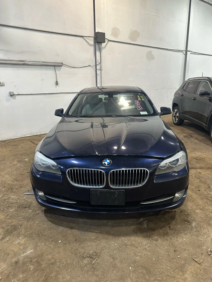 Used Washer Fluid Reservoir fits: 2013 Bmw 528I w/headlamp washers Grade A — 第 2/4 张图片