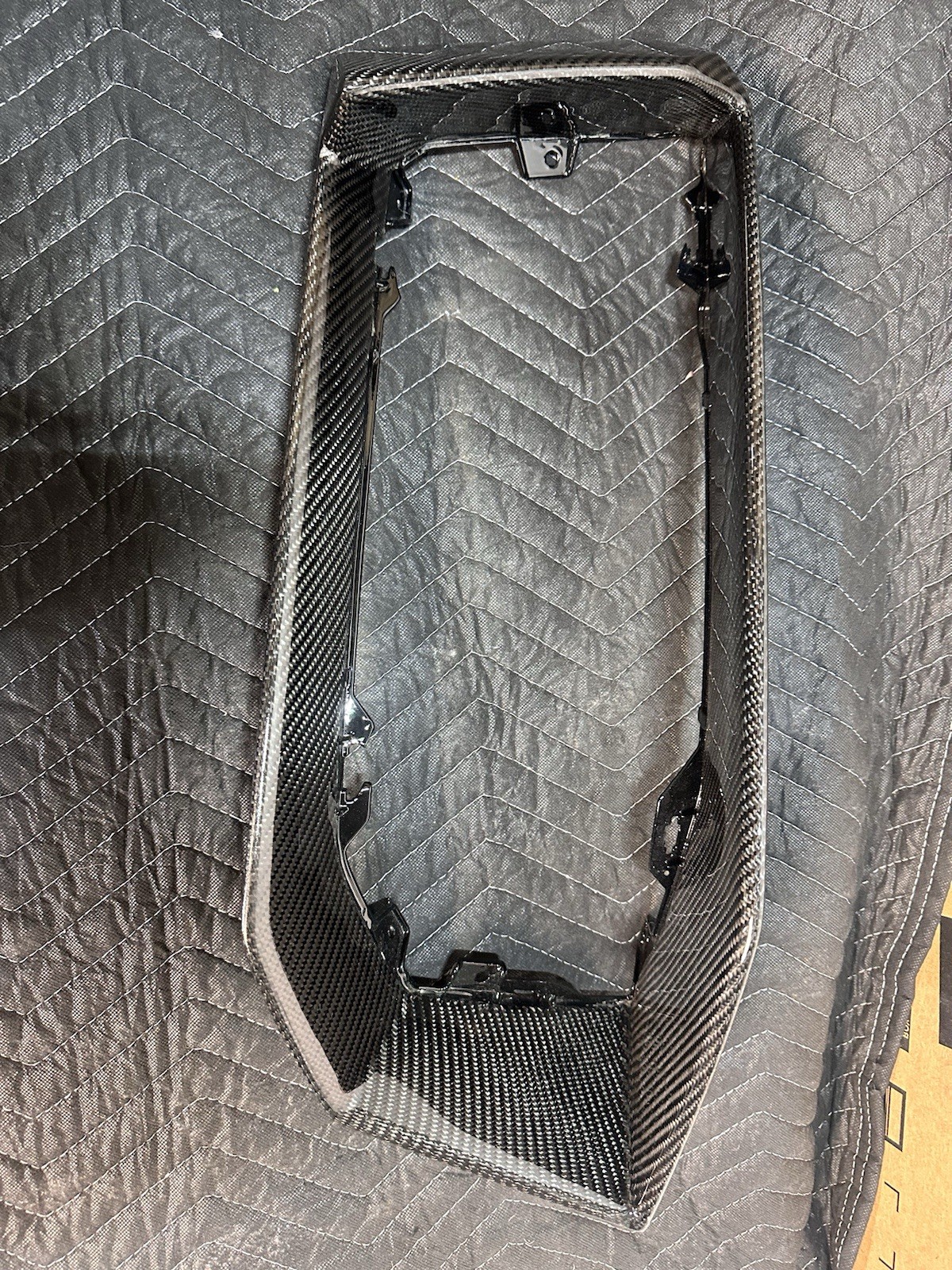 Lamborghini Aventador Rear Bumper Grill Housing RH ( 470807834 ) ( Damage )