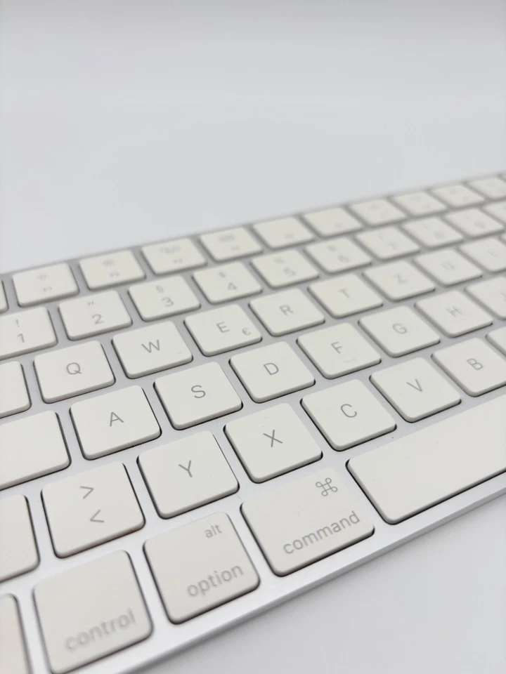 Apple Magic Keyboard 2 Generation QWERTZ Deutsch A1644 Weiß Tastatur B-Ware - Bild 2 von 4