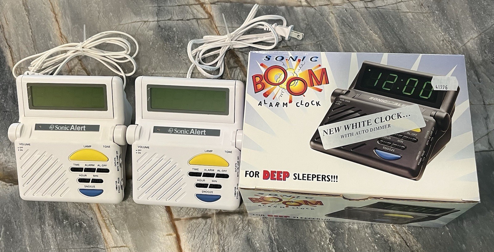 Lot Of 2 Sonic Alert Sonic Boom SB1000 Alarm Clocks โSee Pictures And Descripโ