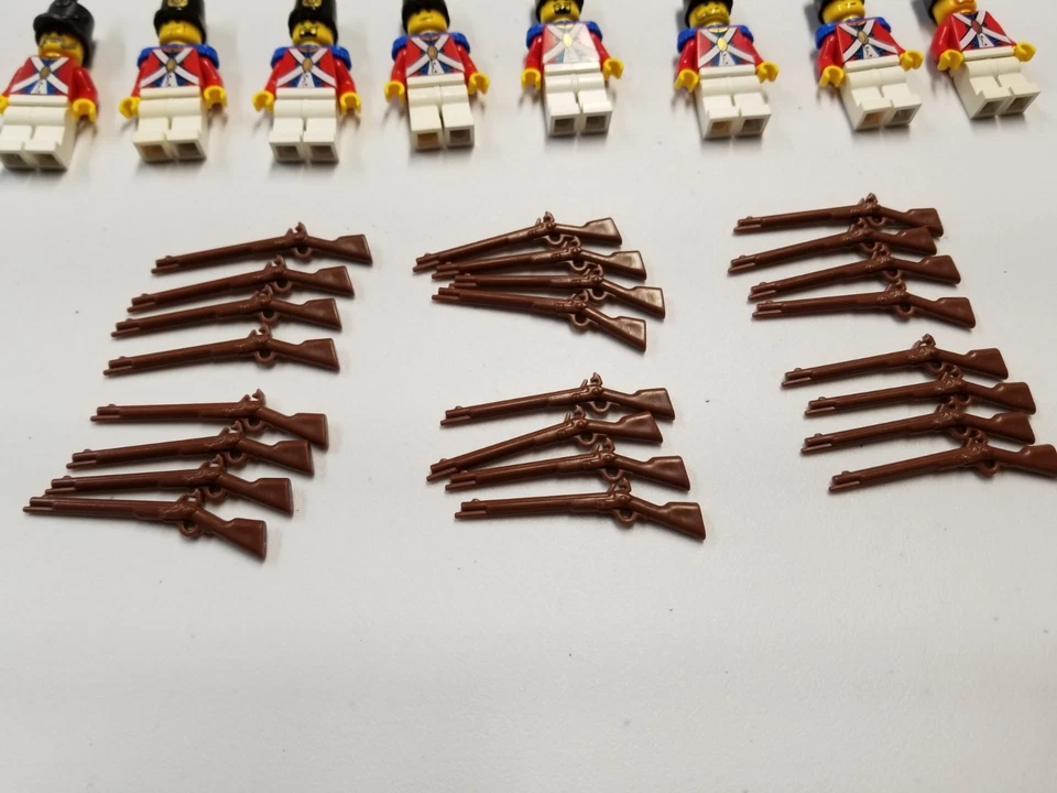 Lot Of 24 Lego Redcoat Soldiers  - Image 3 of 4