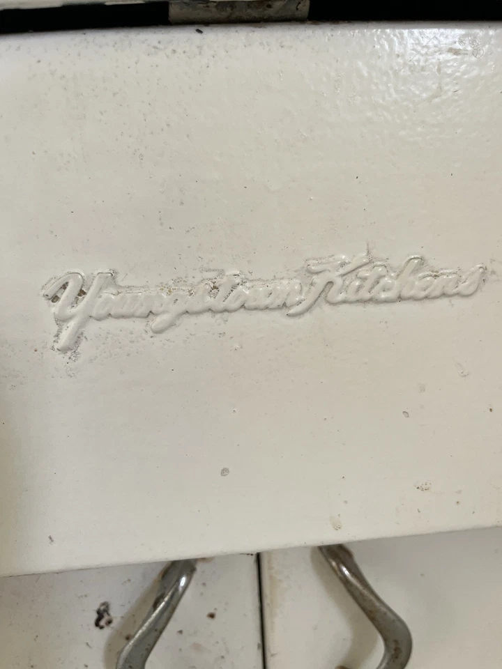 Youngstown老式厨房橱柜 — 第 2/3 张图片