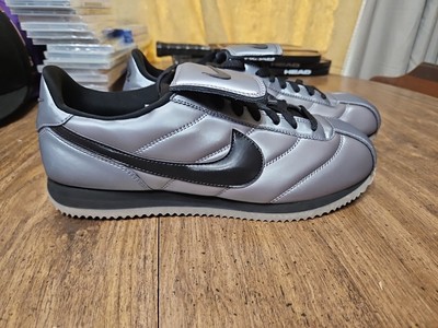  Nike Cortez SE Men's Size 9.5 Metallic Cool Grey/Black HQ3490-099 