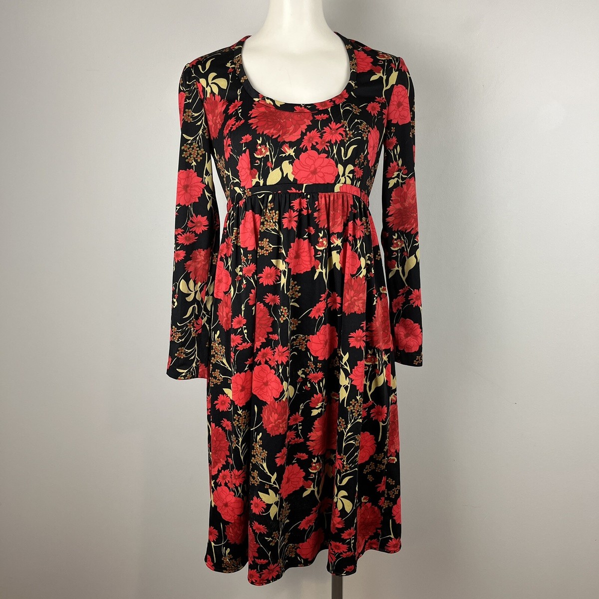 70s empire waist dress VTG Red & Black Rose Print Grette California Women's Sz M Silhouette:HIGH- LOW Size:xs Royal Collection 2024 | Sewing pattern