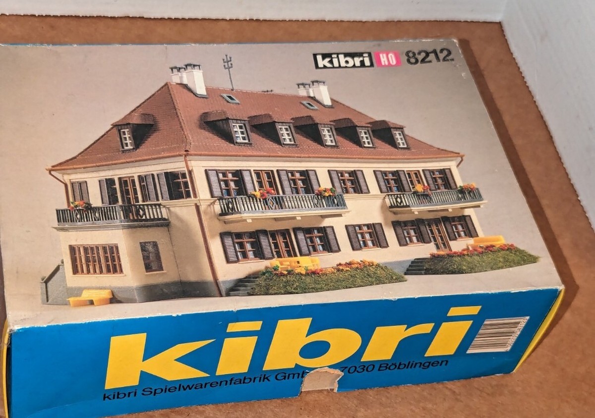 Kibri Kit 8212: Black Forest House - HO Scale (NEW IN BOX) W