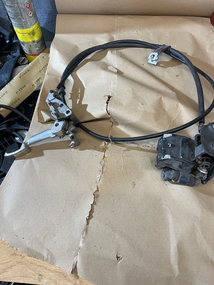 PIAGGIO MP3 - PINZA DE FRENO DE MANO 300LT Y CABLE 2012 Foto 3 de 4