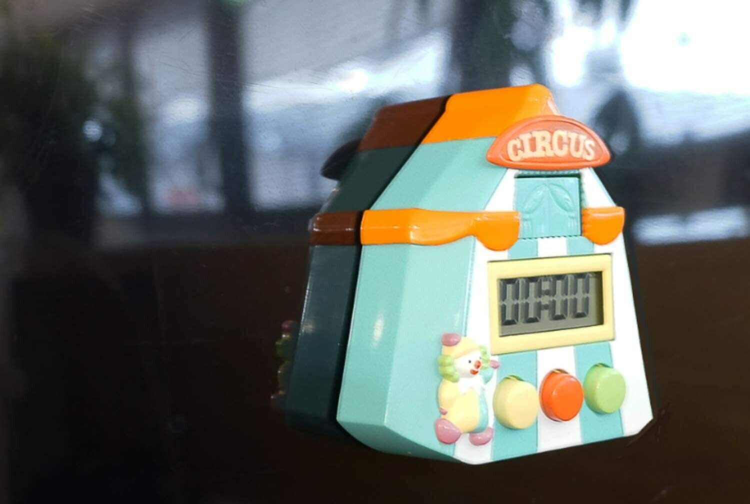 Hashy Top-in Jumping Kitchen Timer Circus 8.5 × 3.2 × 8.6cm Red from Japan...