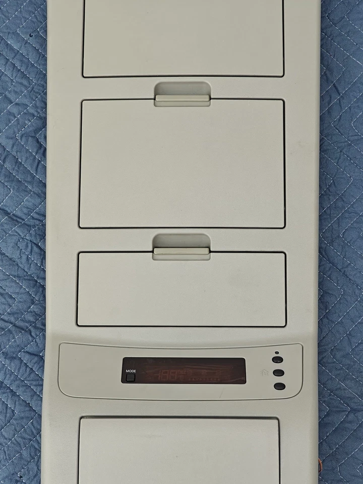 2004-2008 Nissan Titan Armada OEM Overhead Map Dome Light Sunglass Compartment - Image 3 of 4