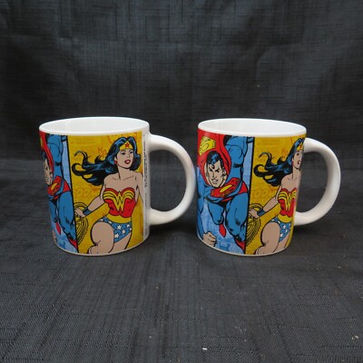 2 x Bonbon Buddies alle DC Comics Figuren & Elemente Superhelden Tassen