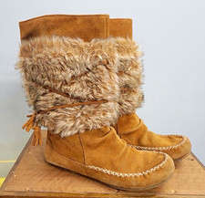 Minnetonka Women  s Brown Suede Mid-Calf Pull-On Winter Boots Faux Fur Lined 7.5