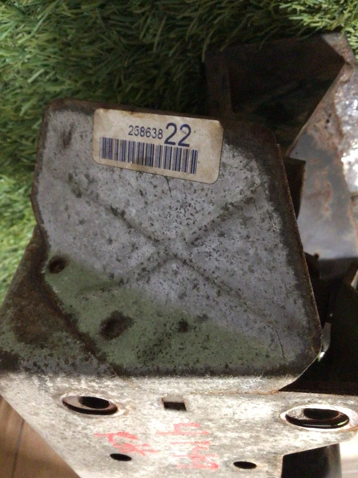 ✅ Montaje de cuadro de motor Chevy Express 2500 2013 Rh Pn 25863822 OEM Foto 3 de 4