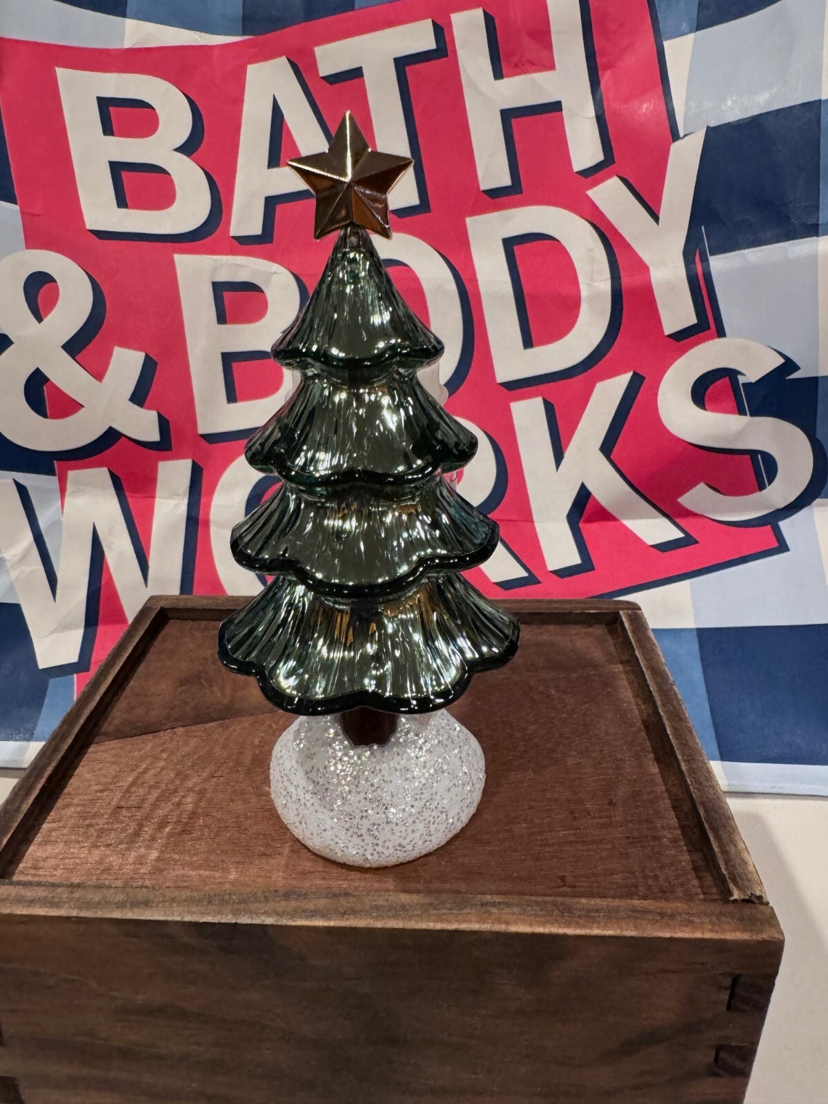 Bath Body Works Wallflower Plug In Nightlight Christmas Tree Snow Star-image