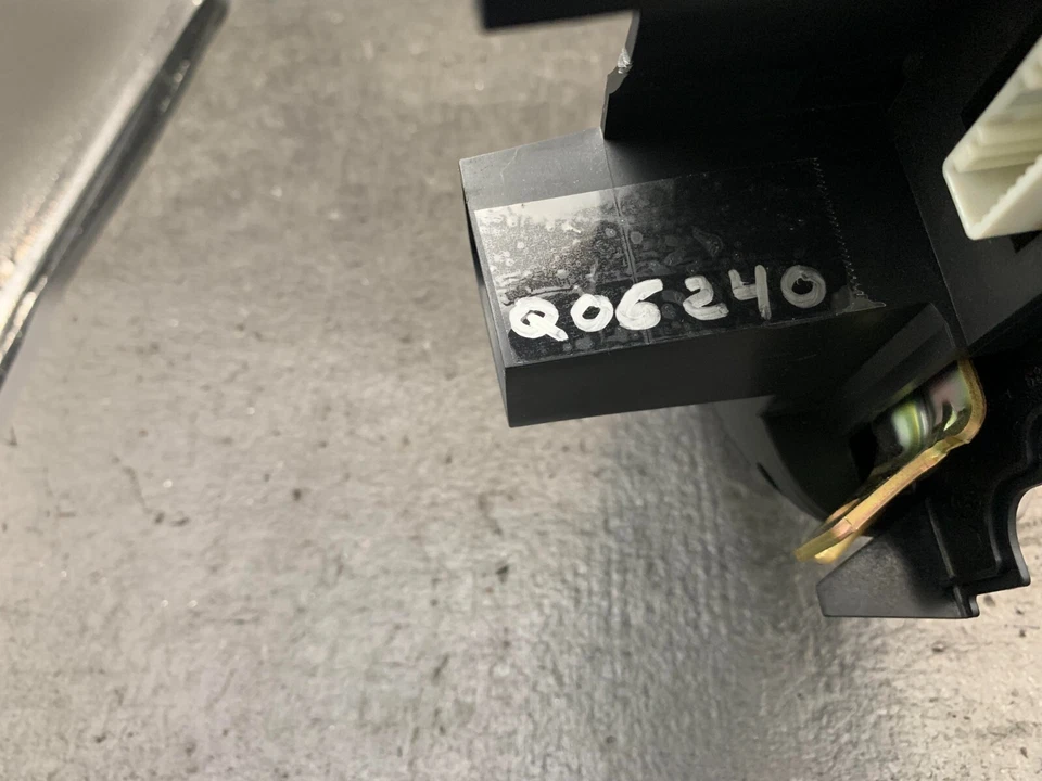 * Cuadro de instrumentos velocímetro Nissan Murano 2003 3,5 L 6 cilindros 157.491 millas tracción delantera Foto 4 de 4