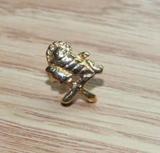 Gold Tone Small Jesus in a Manger Collectible Religious Lapel Pin