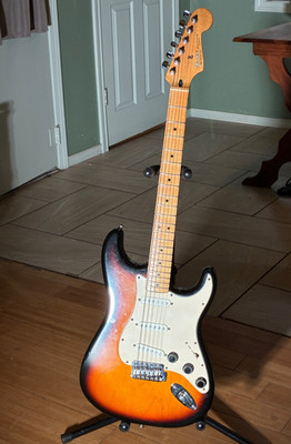 Fender Stratocaster Guitar Made in Mexico w/ maple neck & gig bag