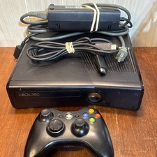 Microsoft XBox 360 S Slim Model 1439 500GB Console System Bundle - Tested