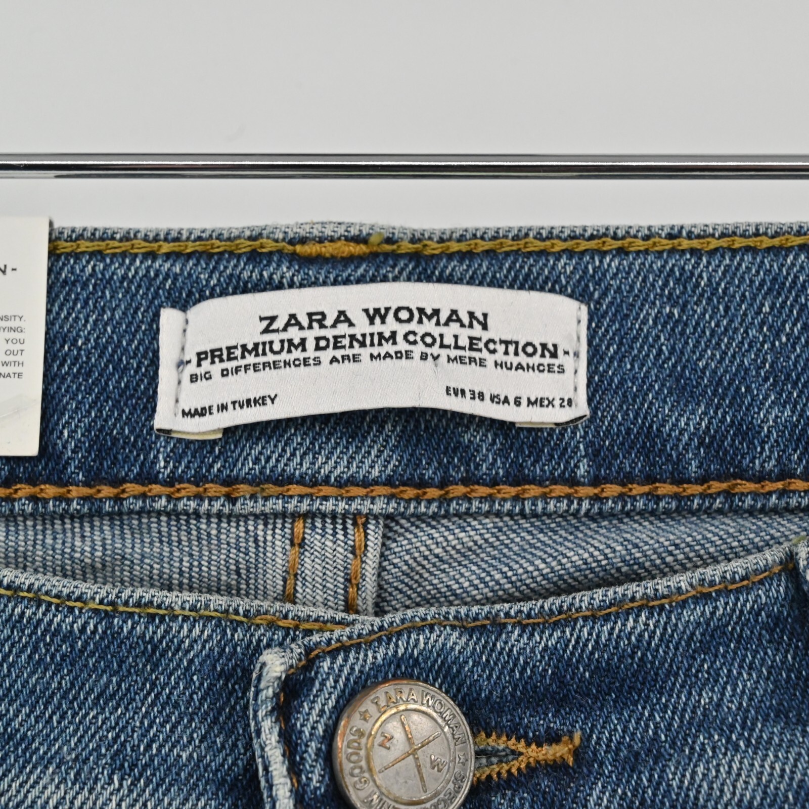 ZARA WOMAN The Cigarette Jeans Raw Hem Stretch Distressed Low Rise