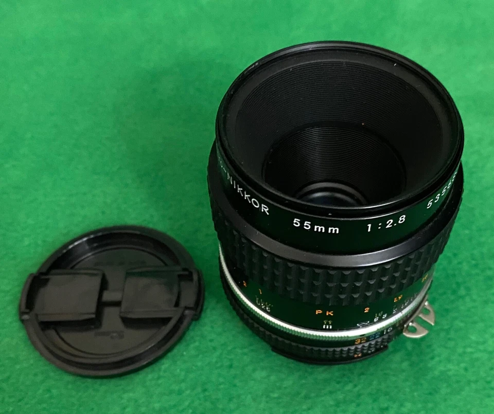 5 Vintage Nikon & Tokina Lenses_Nikon Nikkor 300mm_ 55mm _ 35-70mm With BONUS. - Image 4 of 4