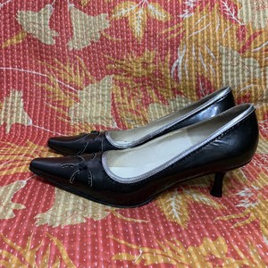 black leather pumps womens