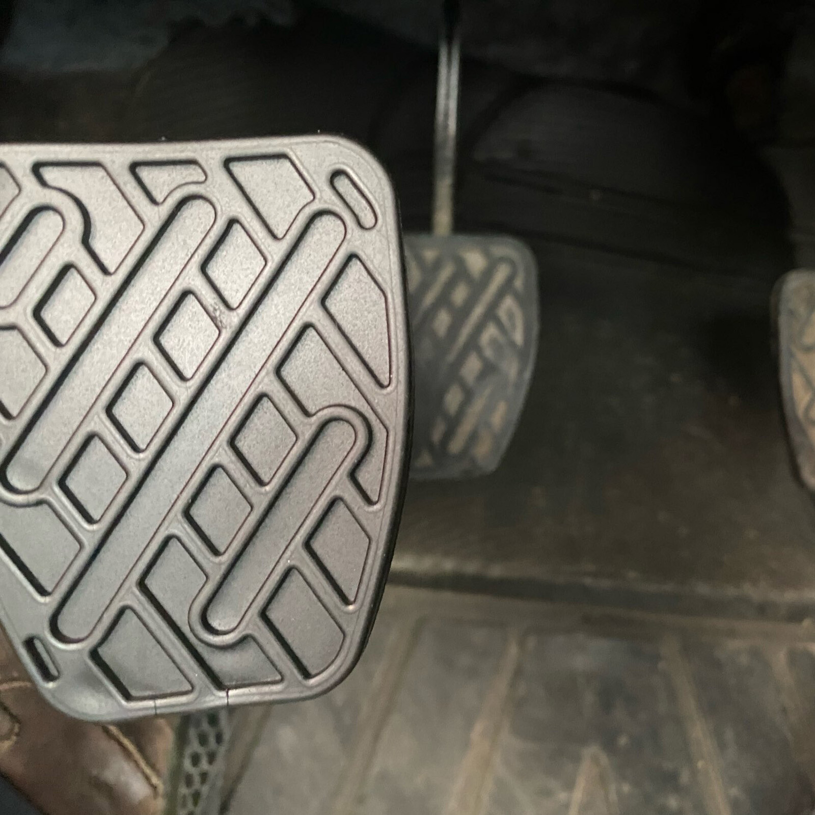 2x For Nissan Qashqai Clutch Brake Pedal Pad Cover Rubbers 20072020