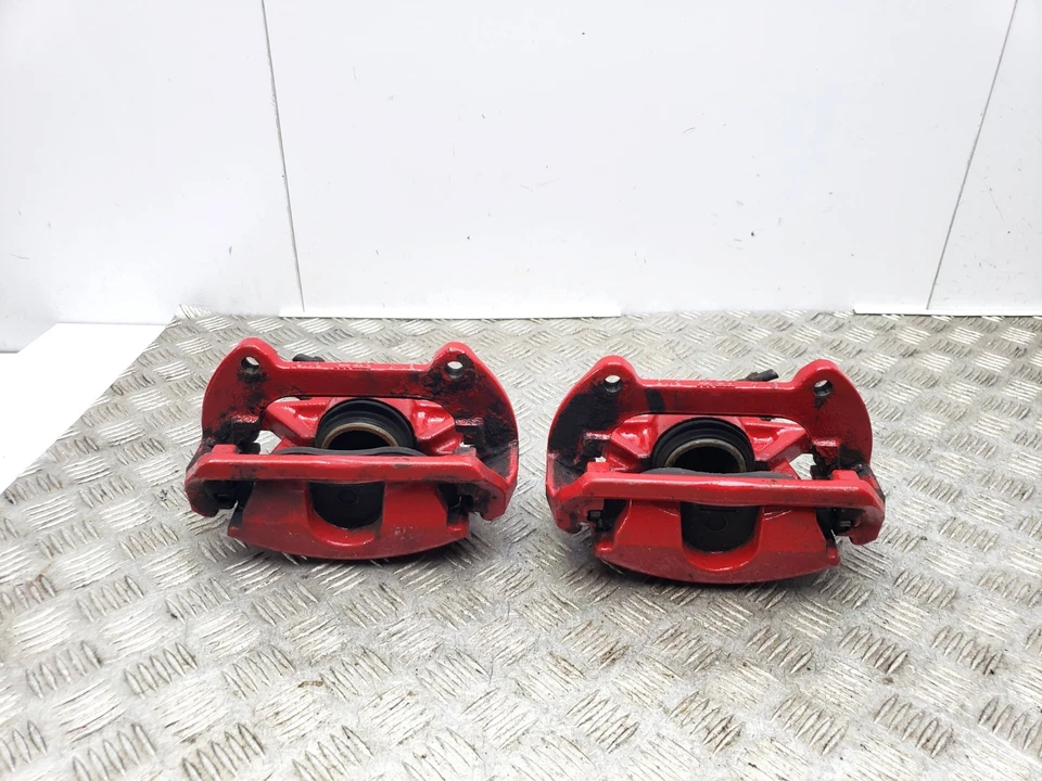 PAR DE PINZAS DE FRENO DELANTERAS IZQUIERDA Y DERECHA SKODA OCTAVIA MK3 5E 2014 2.0 DIÉSEL Foto 2 de 4