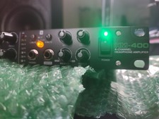 Mackie HM-400 4-Channel Rack Mountable 7 Segment LED Display Headphone Amplifier