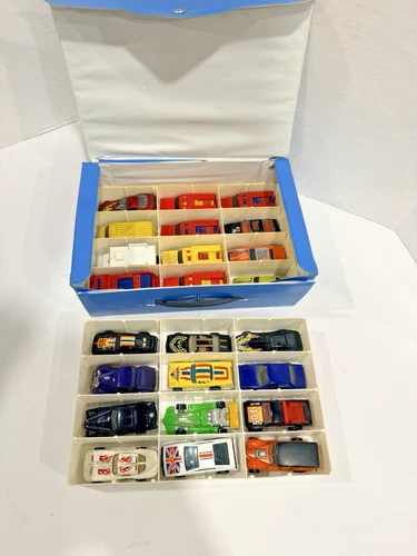 Lot Of 24 Vintage Hot Wheels Black Walls With 24 Car Collector’s Case