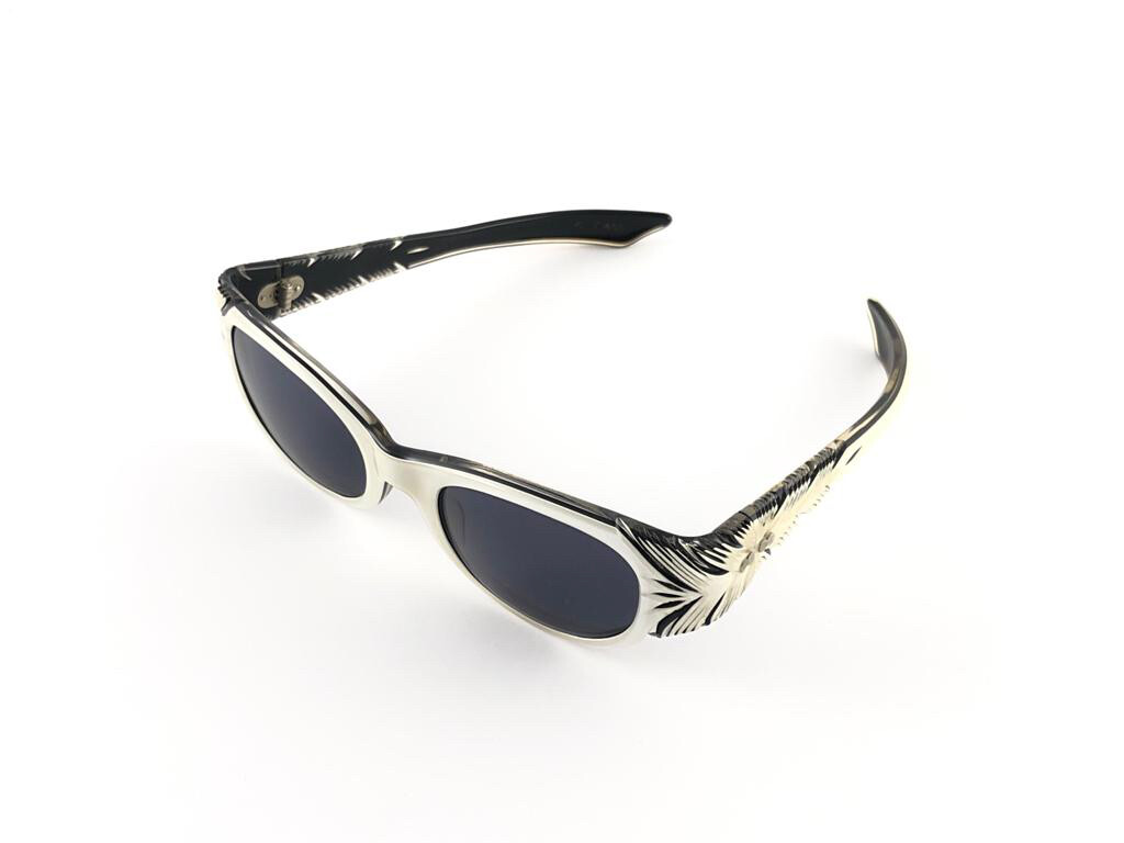 VINTAGE MAY CAT EYE WHITE & BLACK MEDIUM SIZE 1970'S SUNGLASSES | eBay