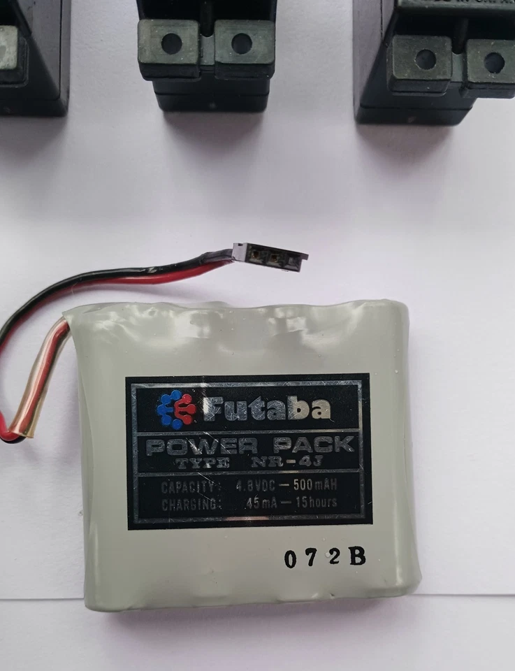 Futaba FP-R107M-72 Receiver 4 FP-S128 Servos Battery Type NR-4J Pack 8 Piece - Image 2 of 4