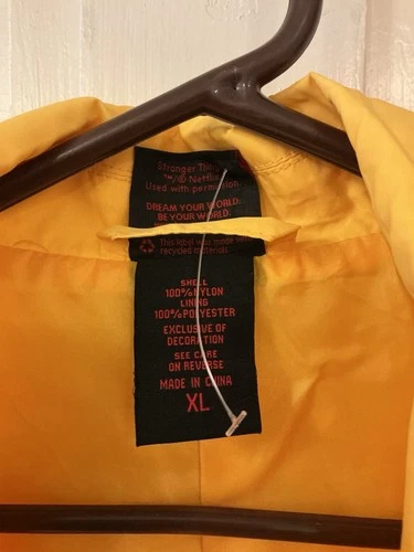 Official Stranger Things Surfer Boy Pizza Jacket Size XL Our Universe Netflix image 7