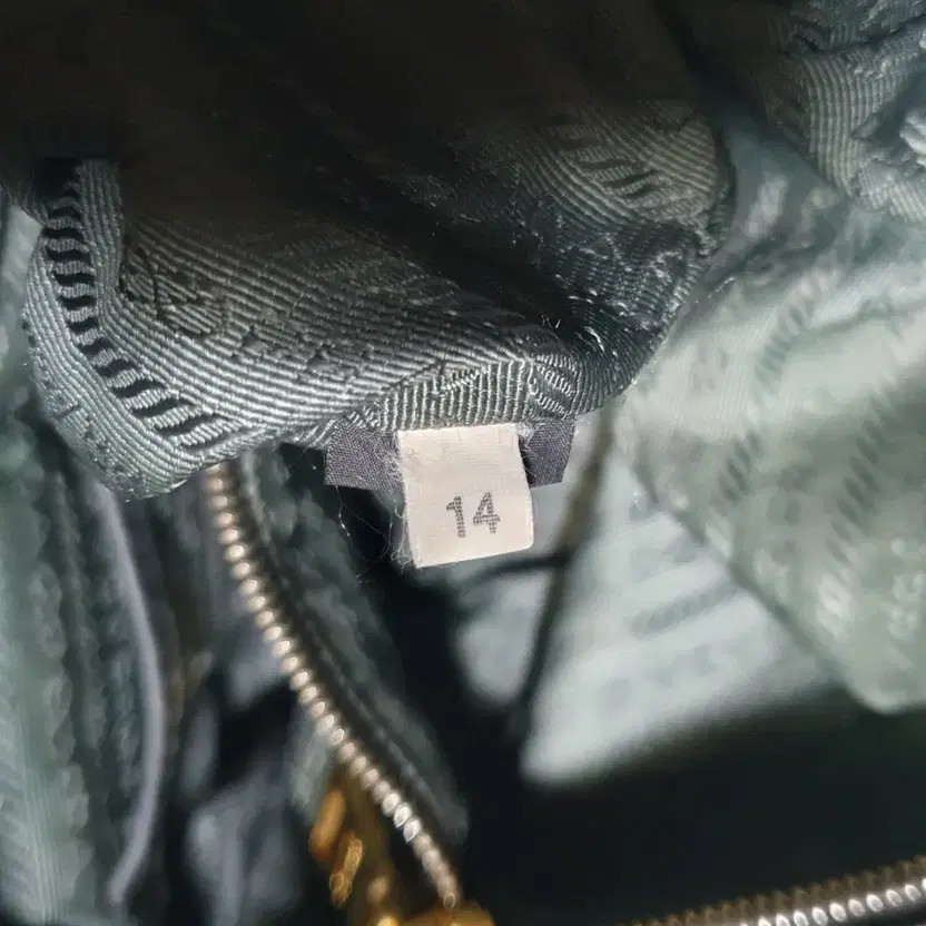 Prada Genuine Tote Bag Sherring Details Spacious Daily Bag thumbnail 4