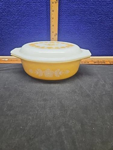 Pyrex Butterfly Gold #043 Casserole Dish with Lid C-10 VINTAGE 1.5 QT