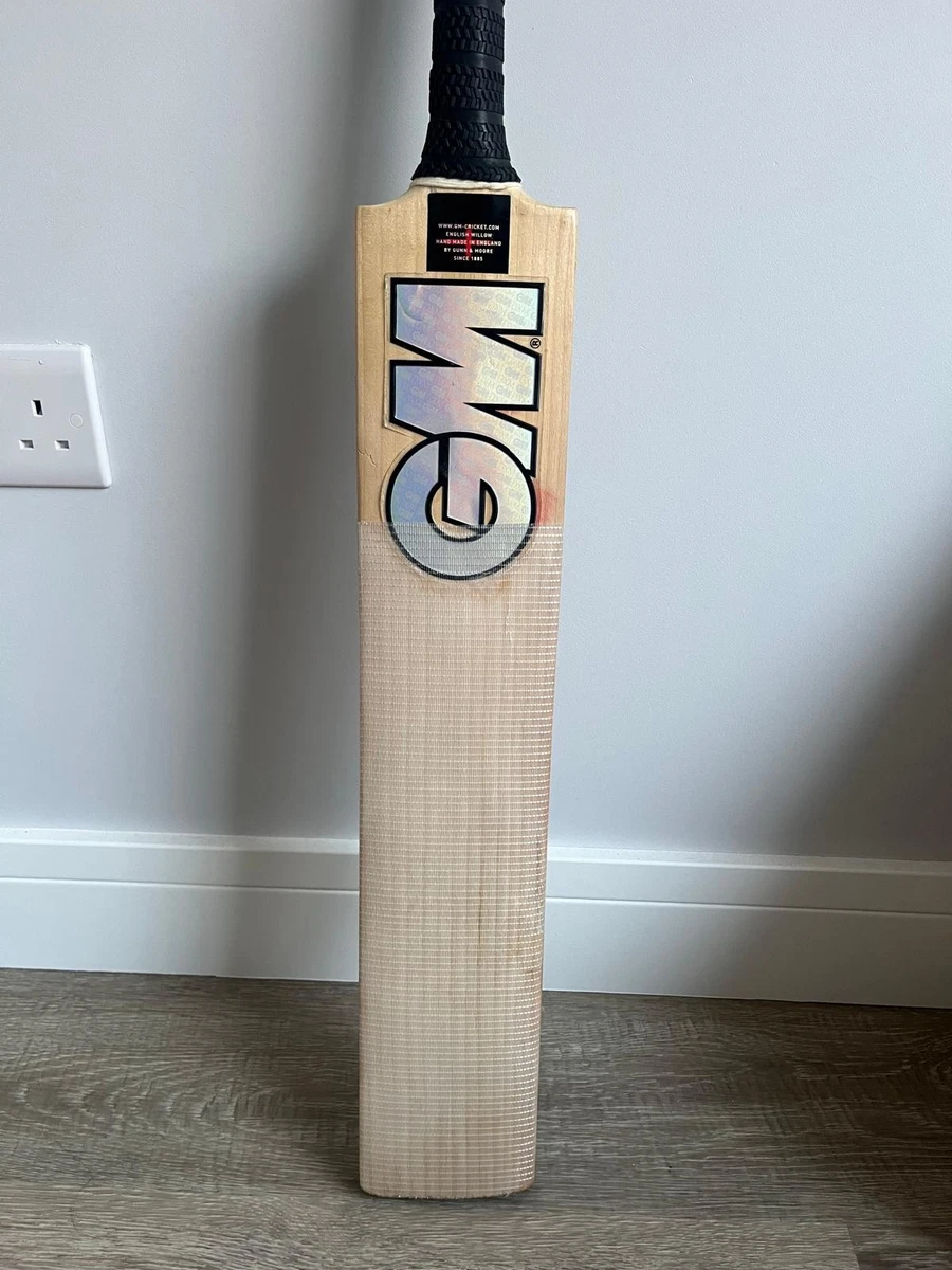 Gunn & Moore GM Cricket Bat | Aion | Engelse wilg Gunn & Moore GM Cricket Bat | Aion | Engelse wilg
