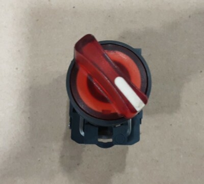 Telemecanique 2-Position RED selector Switch ZBE-101 ZBV-B4 #3002I71