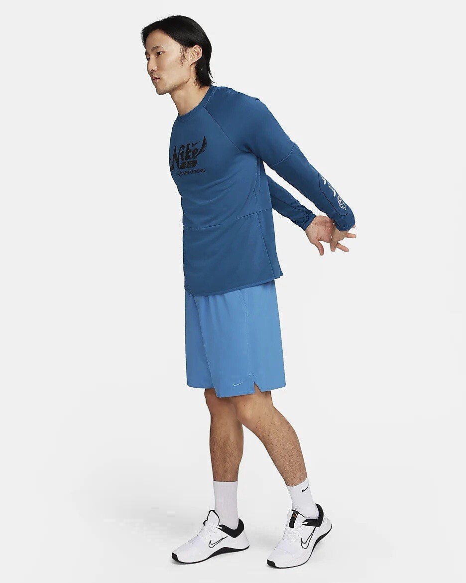 $65 Nike Dri-Fit Running Sweatshirt Blue Men's Medium FN3289 $65 Nike Dri-Fit Running Sweatshirt Blue Men's Medium FN3289