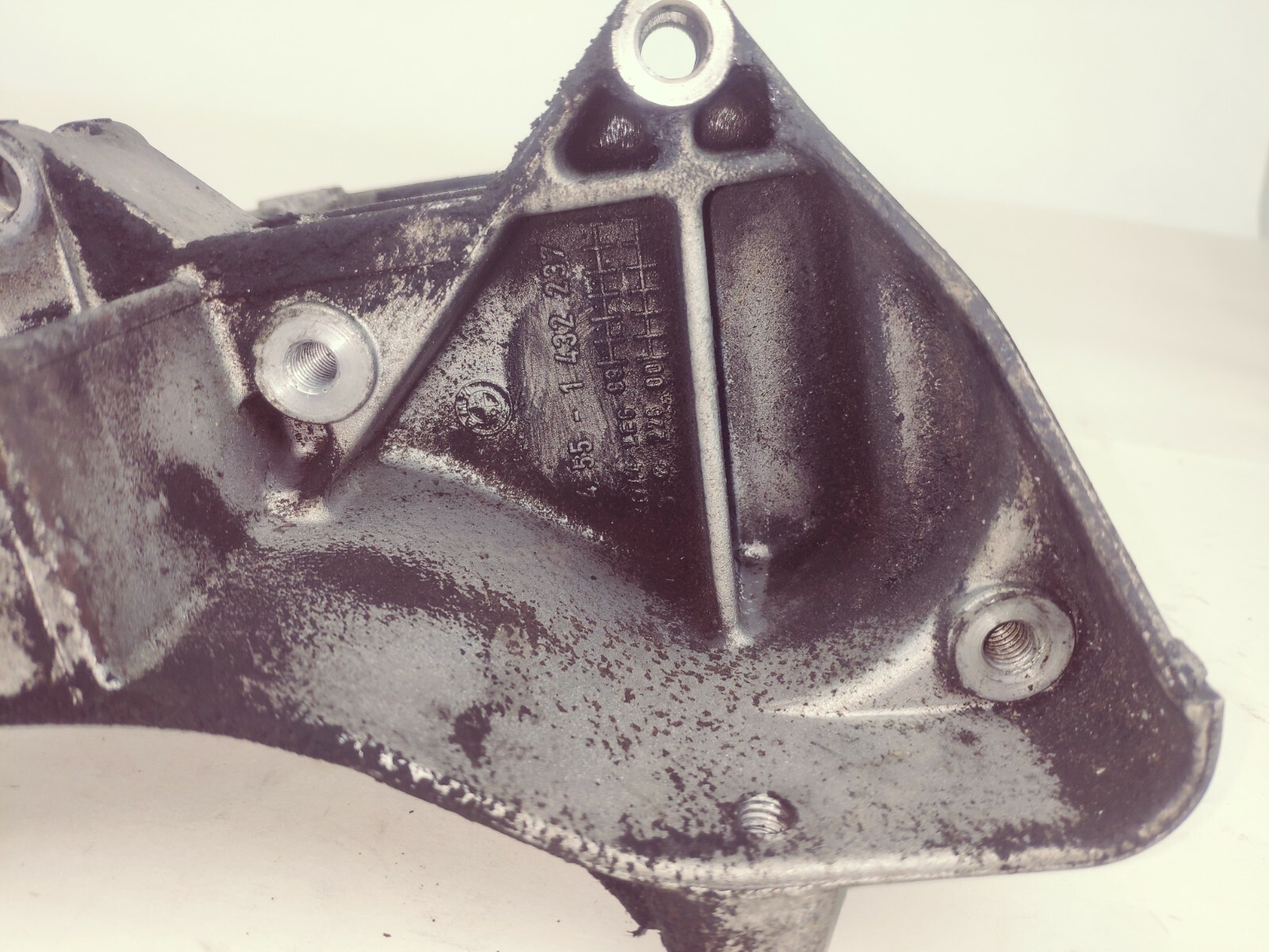 2000 BMW 328 Bracket Air Conditioning Compressor 1432237 C26 | eBay
