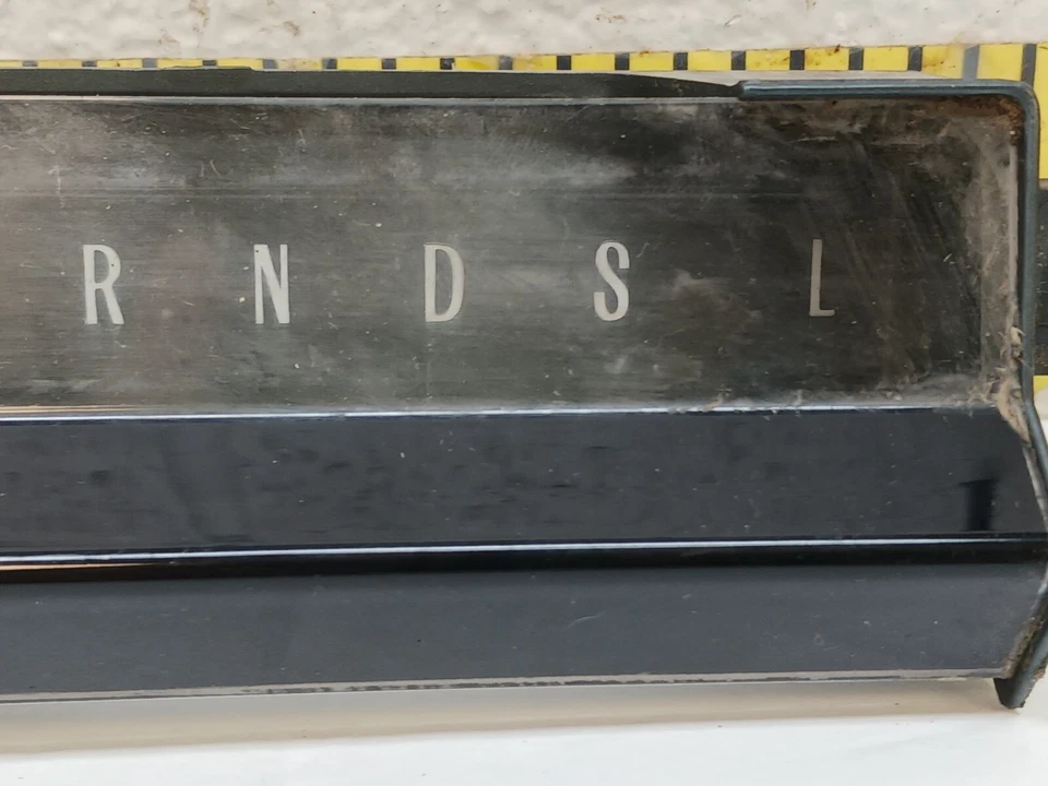 Б/у оригинальный индикатор переключения передач GM 1969 Pontiac Bonneville/Grand Prix/Catalina (43 - Изображение 4 из 4