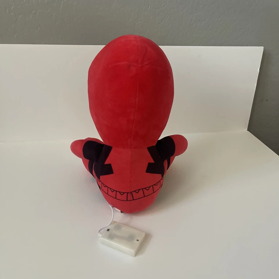 Kidrobot HugMe Marvel Deadpool Peluche Héroe 16" Pulgadas Figura Vibratoria Foto 3 de 4