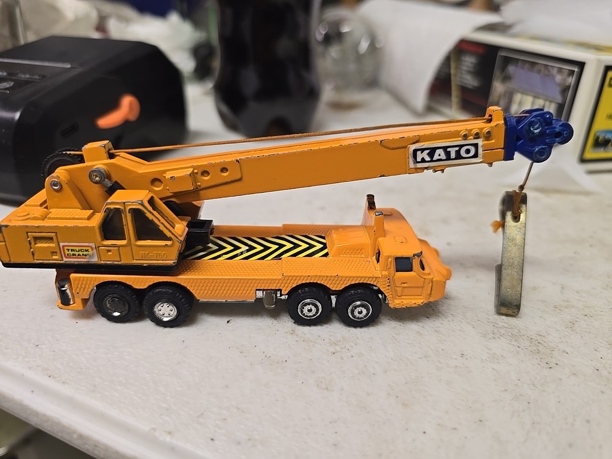 Shinsei Mini Power Model 4124: Mitsubishi Fuso K1300 Truck, Kato
